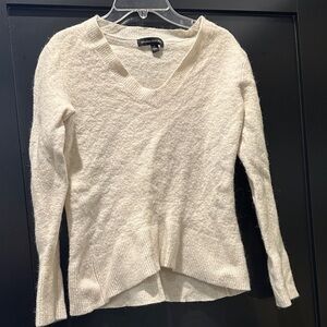Banana Republic Women's Beige V-Neck Sweater